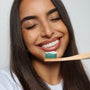 Dent jaune : le blanchiment naturel au Siwak