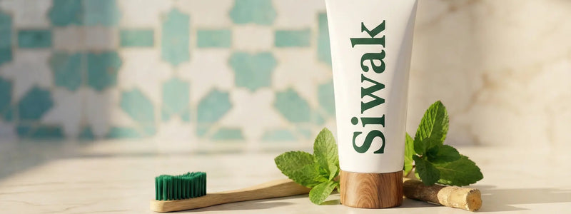 Brosse à dents siwak SMile avec dentifrice mis en avant