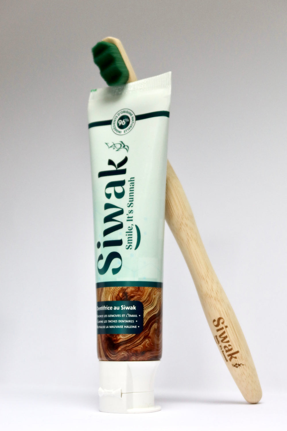 Blanchir les dents : Méthode Sûre et Naturelle au Siwak