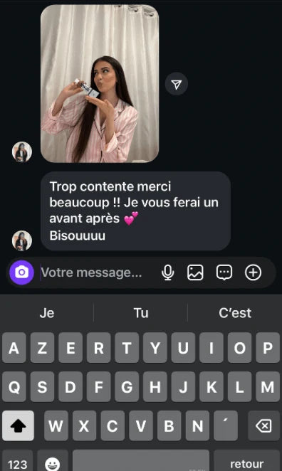 Cliente utilisant son siwak SiwakSmile