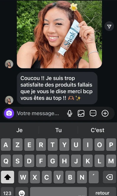 Cliente satisfaite avec son dentifrice SiwakSmile
